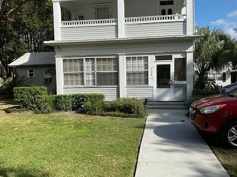 735 N Westmoreland Dr — Photo 1