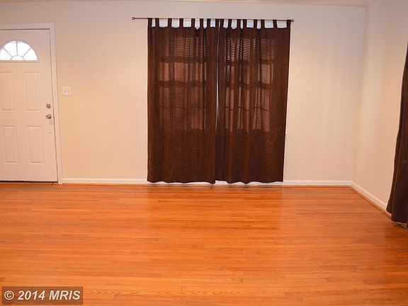 3rd image of 10806 Hobson St