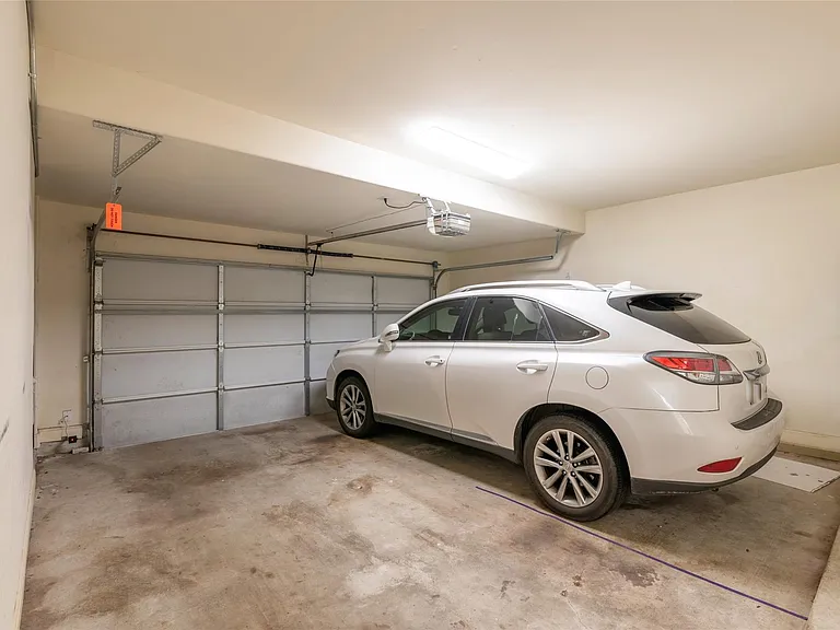 4233 Childress St — Photo 43