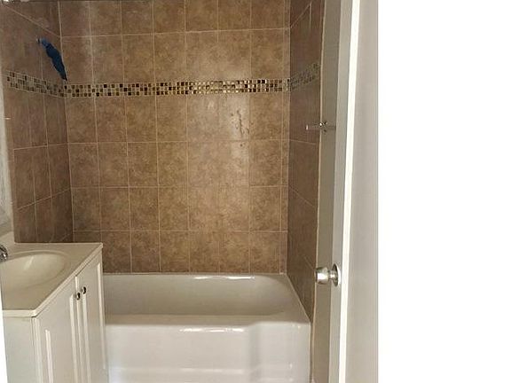 5th image of 811 33rd St