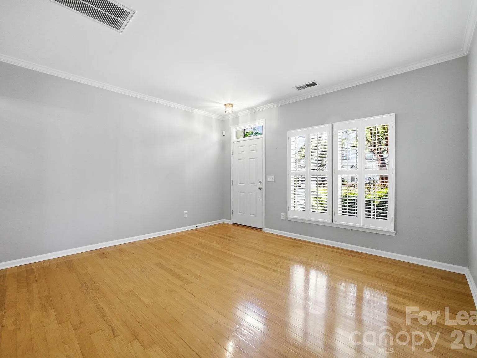 3 bed, 2.5 bath, 1819 sqft, $1,900 — Photo 4