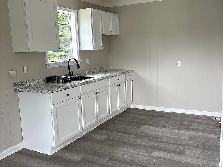 328 Keltner St — Photo 3