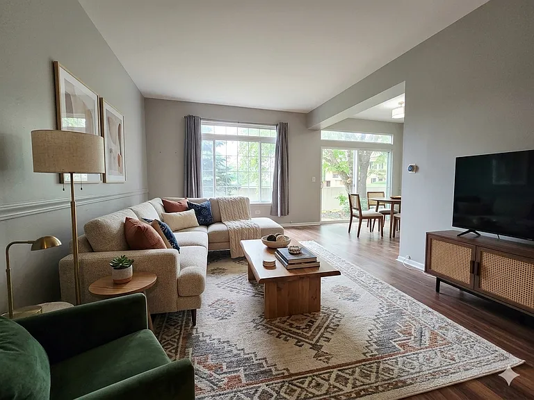 1605 Windward Ct — Photo 2