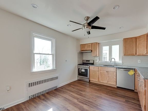 5th image of 70 Boyden Ave Unit 2