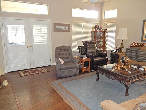 2nd image of 8210 N Dearing Ave