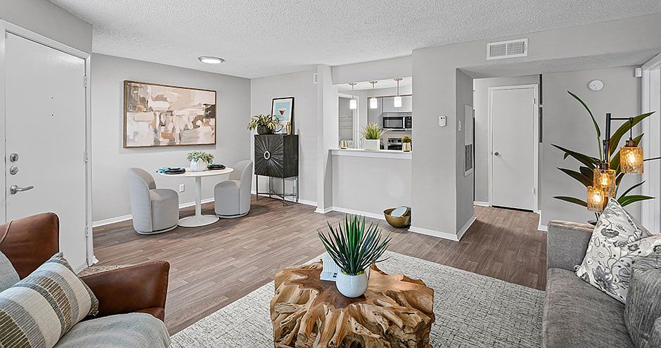 1st image of 501 Green Oaks Ct #2093