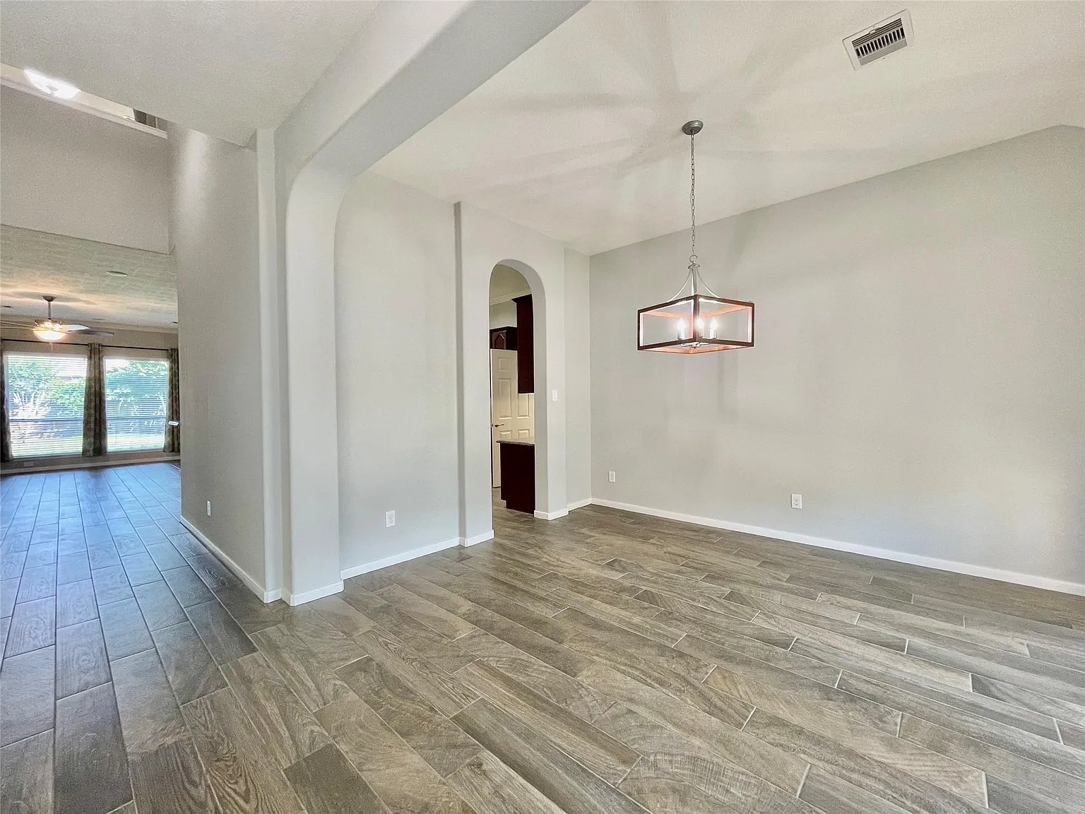 4 bed, 2.5 bath, 3030 sqft, $3,000 — Photo 3