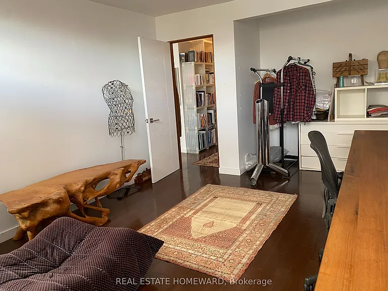 302 Rhodes Ave — Photo 20