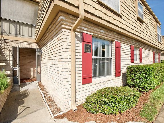 2nd image of 200 Saint Andrews Blvd APT 1406