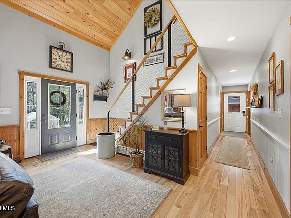 2nd image of 16 Hayes Road