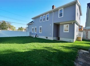 1051 N Railroad Ave, Staten Island, NY 10306