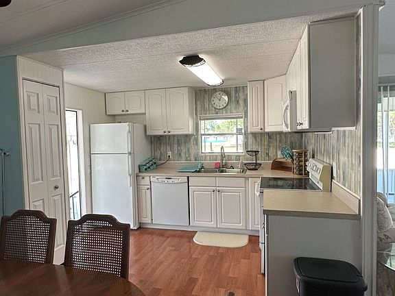 3rd image of 108 Charm St #108C