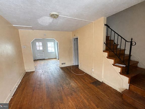 2nd image of 4013 Woodmere Ave