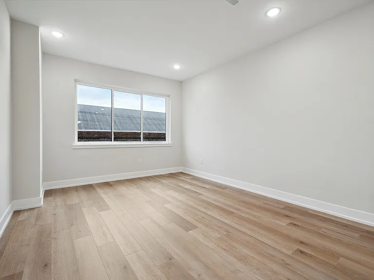701 N 40th St #6 — Photo 13