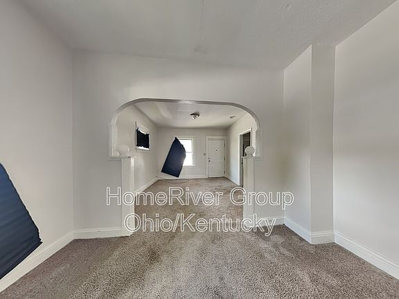 4th image of 3739 Newark Ave #D
