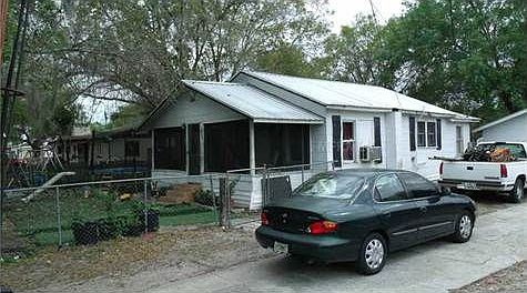 2nd image of 2042 W Hickory St