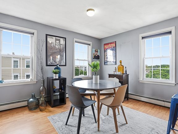 5th image of 272 Jefferson Ave APT 5