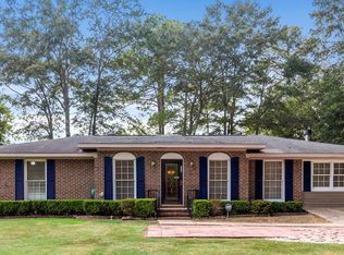 214 Meadowbrook Dr, Dothan, AL 36303