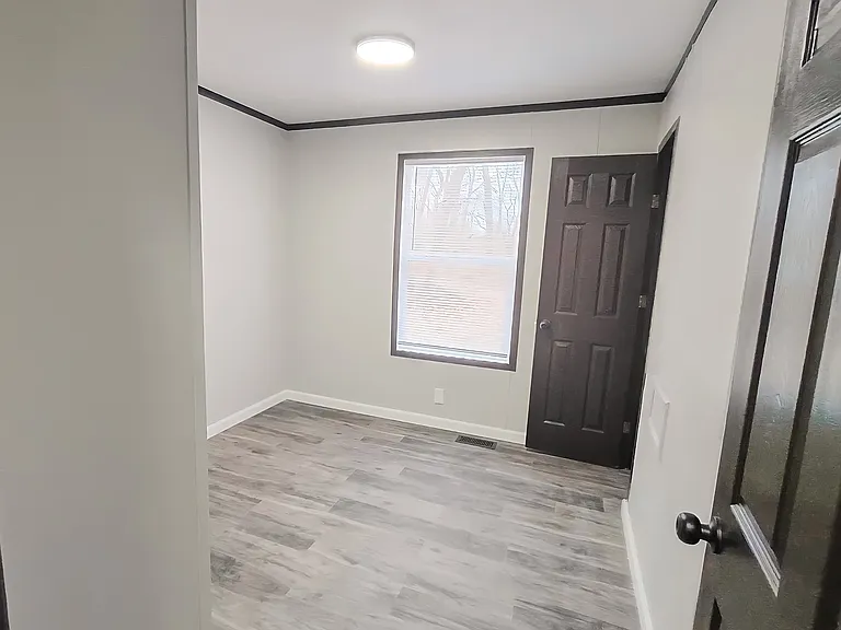 100 Deerwood Dr — Photo 7