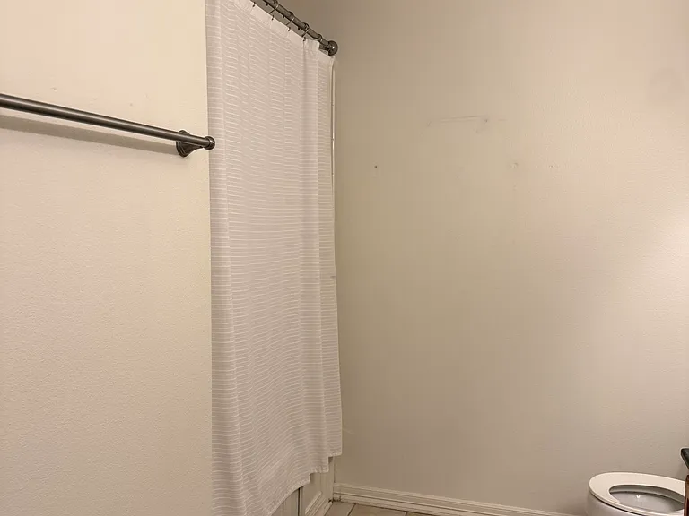 906 NW A St #1 — Photo 18