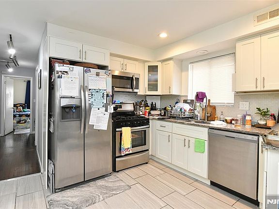 3rd image of 223 Canterbury Ave