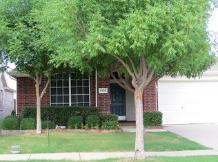 6120 Cherry Glow Ln, North Richland Hills, TX 76180
