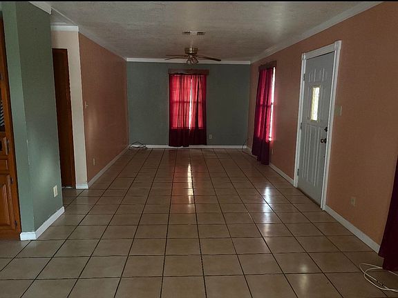 3rd image of 413 E De La Rosa St