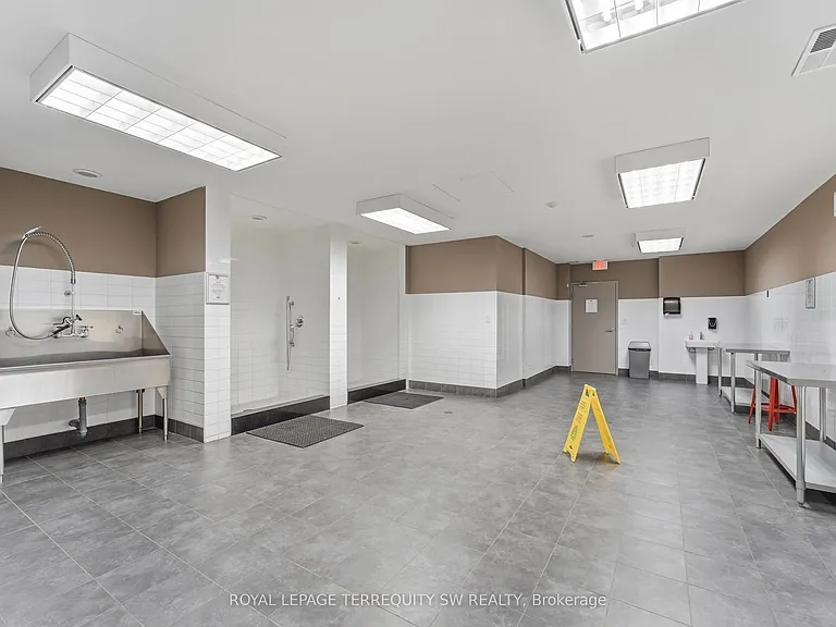 35 Bastion St #513 — Photo 17