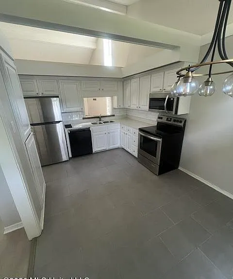 105 Northtown Dr — Photo 7