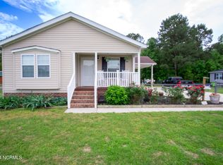 104 Myrtle Grove Rd, New Bern, NC 28562