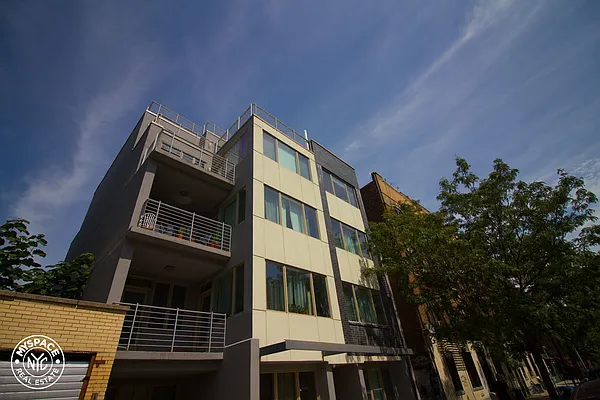 Rented by MySpaceNYC | media 19