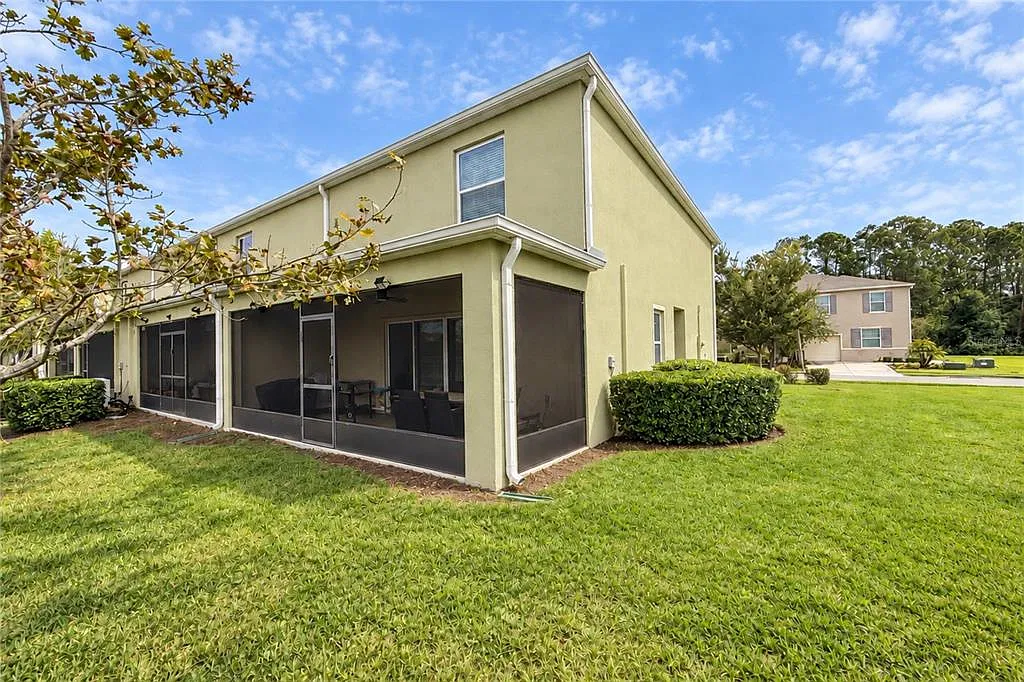 3 bed, 2.5 bath, 1720 sqft, $2,450 — Photo 3