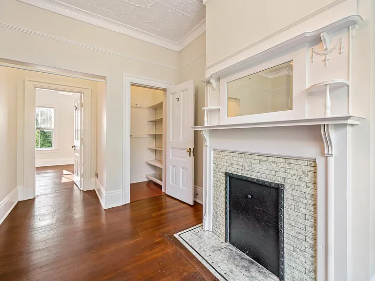 583 Russell Dr — Photo 24