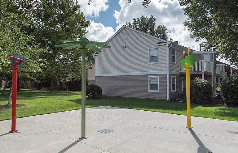 Sparrows Point Townhomes and Apartments — Photo 40