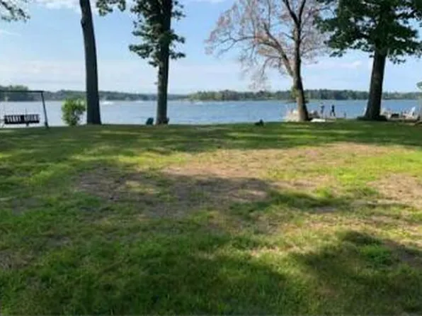 11366 E Shore Dr, Delton, MI 49046