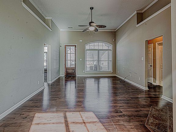 3rd image of 9205 Acadia Pl