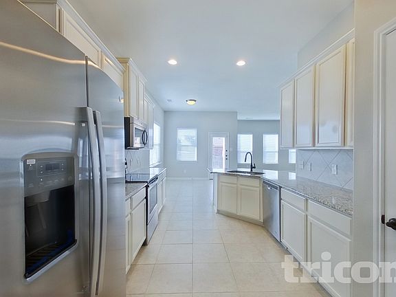 5th image of 616 Meadow Springs Dr
