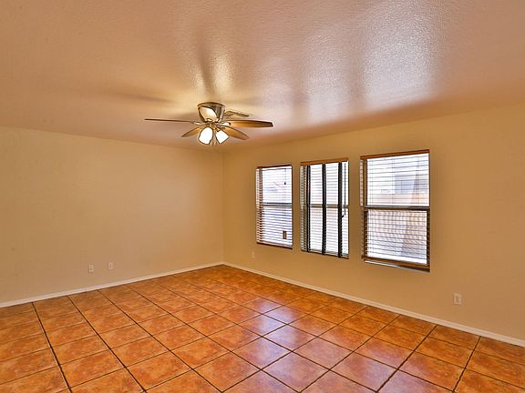 5th image of 2294 E Spruce Dr