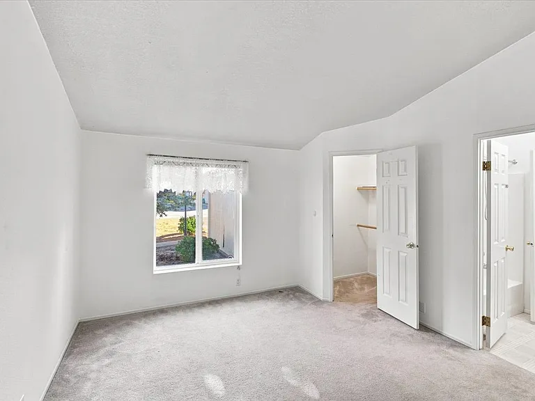 1715 W 1st Ave — Photo 27