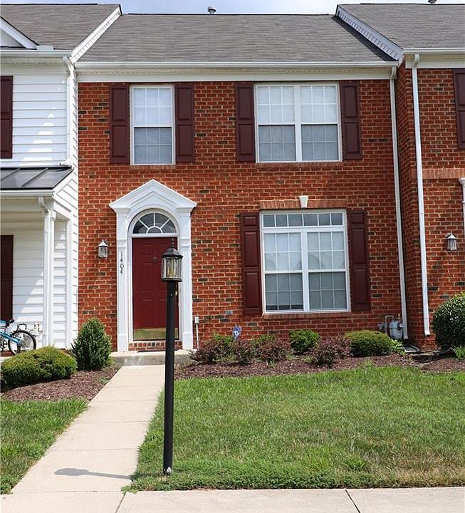 1st image of 1404 New Haven Ct