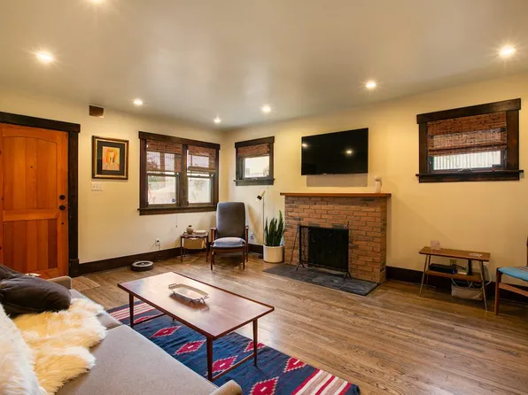 207 Richmond Dr NE, Albuquerque, NM 87106