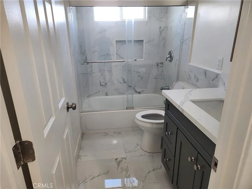 3 bed, 1200 sqft, $2,800 — Photo 3