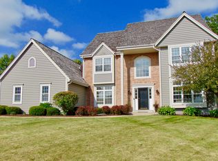 3270 Fordham Ct, Brookfield, WI 53045