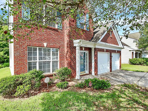 3rd image of 3041 Old Ironside Dr