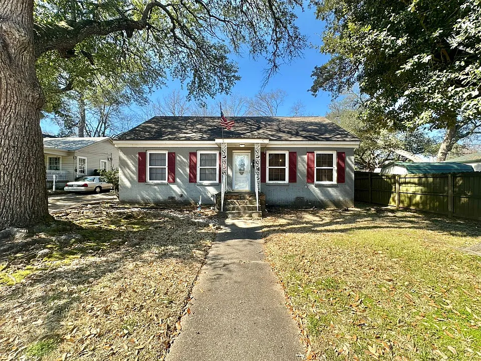 1309 Robertson Ave