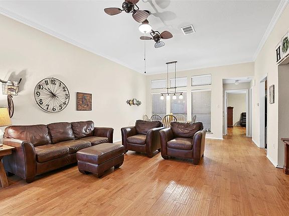 3rd image of 5936 Royal Club Dr