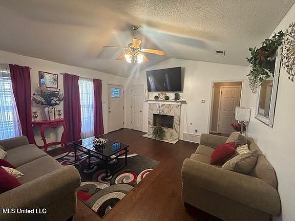 2nd image of 4181 Meadow Creek Dr