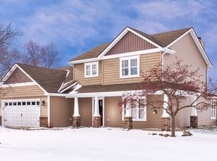 207 Greenbriar Dr, Bluffton, IN 46714