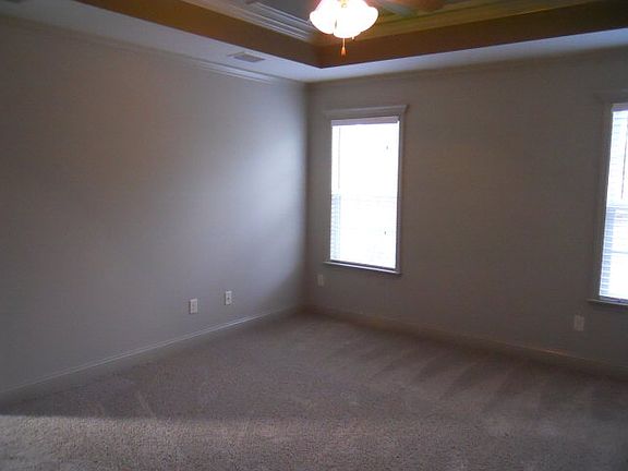 4th image of 930 Sugarberry Dr