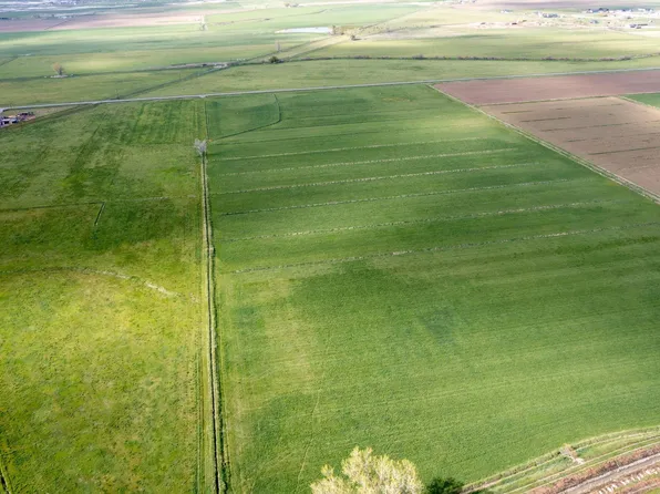 1 Homer Davis Rd, Shepherd, MT 59079